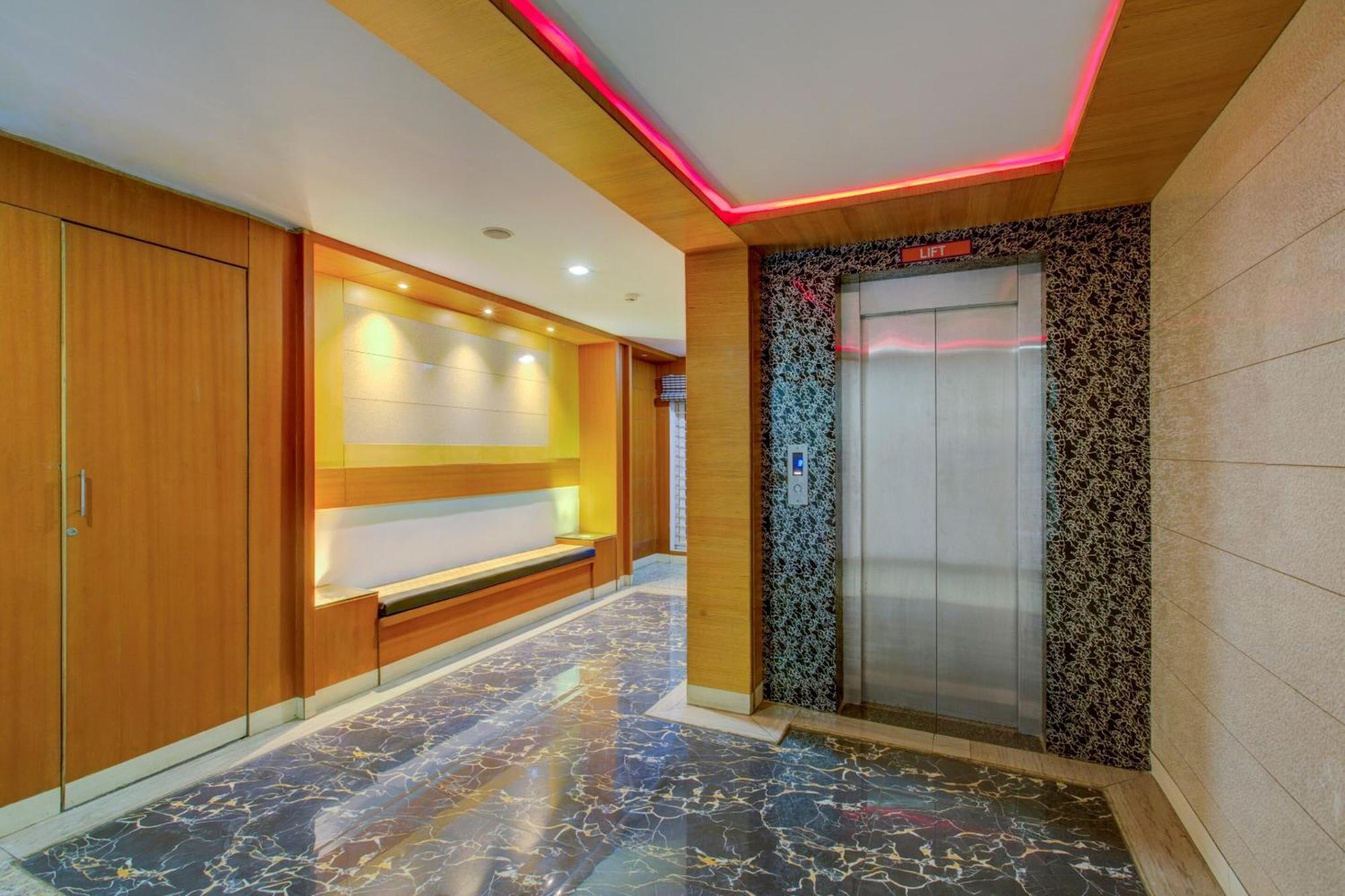 Super Townhouse Oak Jvh Hotel Bangalore Exteriör bild