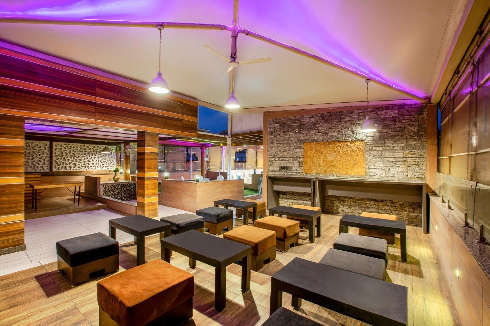 Super Townhouse Oak Jvh Hotel Bangalore Exteriör bild